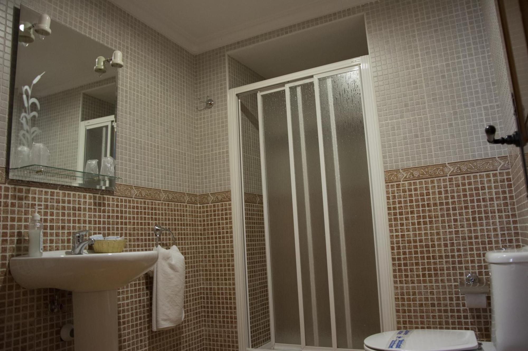 Double Room,403896972:JPEG